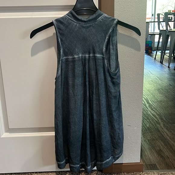 Free People chambray tie front, high-low sleeveless blouse - Picture 6 of 6